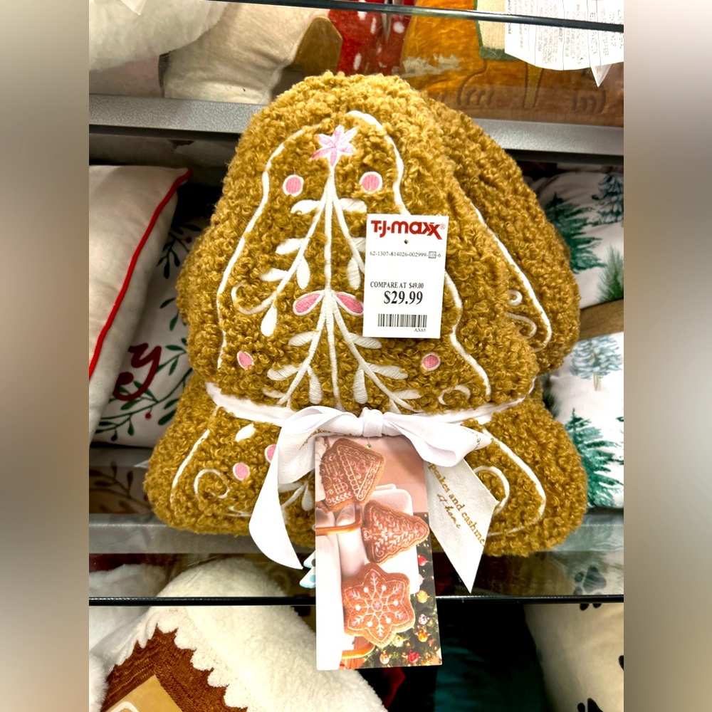 Viral Cupcakes & Cashmere - Set of 3 Gingerbread Cookie Pillows - Picture 3 of 3